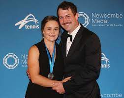 Ashleigh barty is a tennis star in her own right, but her. Who Is Ashleigh Barty S Boyfriend Garry Kissick Essentiallysports
