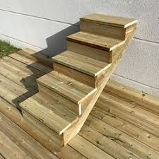 Platform steps for a deck. Vinuovo Vinuovo