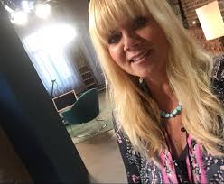 💙liche Grüße aus dem Studio. Ich...