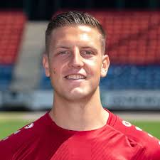 ˈkɛvɪn ˈvɪmɐ;34 born 15 november 1992) is an austrian professional footballer who plays as a centre. Karlsruher Sc Reagiert Auf Abwehrsorgen Kevin Wimmer Kommt Von Stoke City Karlsruher Sc
