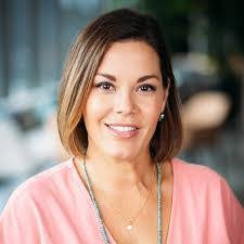 Erin Warnock's Instagram, Twitter & Facebook