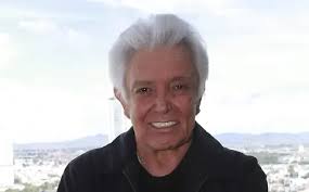 Puede haber una amistad" Leo Dan dice no al matrimonio igualitario