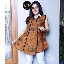 Model baju batik tunik 2019, model tunik batik terbaru 2019, tunik batik cantik, model baju tunik 2019, tunik batik dian pelangi, model tunik setelan batik sekarang ini sedang ngetren dikalangan para wanita indonesia. Contoh Baju Blouse Batik Kerja Wanita Baju Batik Kantor Rok Batik Baju Tunik Terbaru 2018