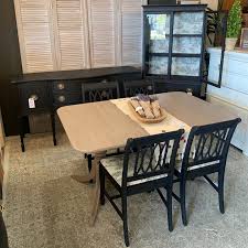 This Gorgeous 1940s Federal Style Solid Mahogany 7 Piece Dining Room Set Is Available Just In Time For The Holidays You Can T Buy Th Dining Table Table Dining