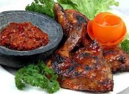 Resep ayam bakar taliwang khas lombok ala rumahan pada resep masak kali ini, meyer food ingin membahas tentang resep ayam bakar taliwang khas lombok. Resepi Ayam Bakar Madu Khas Lombok Pawtaste Com