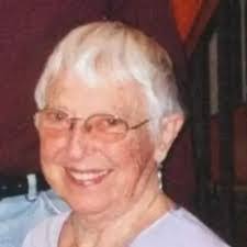 Elizabeth Munson's Instagram, Twitter & Facebook