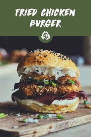Kross Paniertes Huhn Eingelegter Rettich Radicchio Fruhlingszwiebeln Und Weisse Bbq Sauce Zwischen Weichen Burger Buns Rezepte Chickenburger Gesunde Snacks