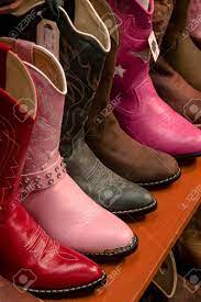 Nutze den kostenlosen versand ab 25€ sowie kostenlosen rückversand. Sammlung Von Madchen Cowboystiefel Lizenzfreie Fotos Bilder Und Stock Fotografie Image 17725991