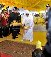Başlangıçta bağımsız bir devletti, ancak 1909'da i̇ngiliz himayesi haline geldi. Jenazah Sultan Kedah Selamat Disemadikan Utusan Borneo Online
