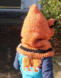 This mod sets you on a short, clever quest to prove you're worthy of the great cowl. Chemknits A Fox Cowl