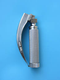 Doktorunuz dilinizi aşağı çekmek ve epiglotu kaldırmak için bir laringoskop kullanıyor. Moj Izlog Laringoskop Penlon Medicon Spatula 45 01 14 Facebook