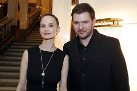Zobacz czy gramy je w multikinie w trzej faceci (tomasz kot, tomasz karolak, jan frycz) i piękna dziewczyna (katarzyna glinka). Rodzinka Pl Tomasz Karolak Nie Chce Sie Zenic Super Express