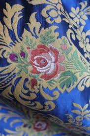 It is a highly decorative mid to heavyweight fabric that offers a regal and opulent finish. Italian Linen Cotton And Silk Brocade With Floral Pattern Galleria Esposito