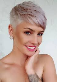 Pixie účes vás omladí a osvěží! Pixie Ucesy Kratke Vlasy Ostrihejte Se Na Skritka Letu Slusi Kratke A Stredne Dlouhe Pixie Ucesy Moda Cz Aby Objem Vzacnych A Tenkych Zpocatku Byl Uces Pouze Na Kratke Vlasy