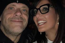 Libero de rienzo morto, chi era l'attore vincitore di un david di donatello: Chi E Debora Pelamatti Moglie Di Max Pezzali Eta Instagram Figli Lavoro Vita Privata Alphabetcity