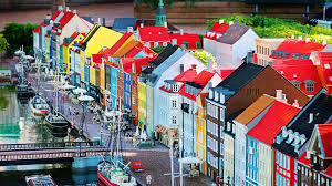 Kinderen vanaf 2 jaar vermaken zich prima in legoland. Buy Tickets And Season Pass To Legoland