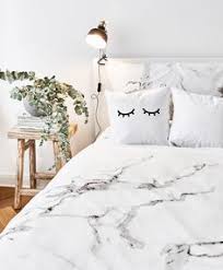 Wir Lieben Marmor Der Trend Erobert Langsam Aber Sicher Unser Ganzes Interior Und Jetzt Ist Auch Unser Schlafzimmer De Bett Ideen Bettwasche Schlafzimmer Deko