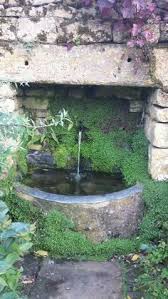 Tucked Under Brunnen Garten Cottage Garten Gartenbrunnen