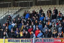 Oficjalne konto klubu korona kielce występującego w rozgrywkach @_1liga_. Ekstraklasa Kibice Korony Kielce Na Meczu Z Cracovia Zdjecia Echodnia Eu