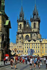 El clima de praga imagen de praga en enero el clima de praga es continental. Templo De Tyn Praga Republica Checa Barcelona Cathedral Beautiful Places Prague