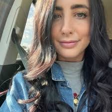 Aimee Hammer's Instagram, Twitter & Facebook