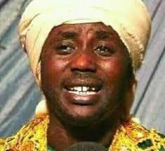 ALLAHU AKBAR: FADAR BEGEN MANZON ALLAH SAW ....Yau Shekaru Tara Cif-Cif (9)  Da Rasuwan Marigayi Umar Abdulaziz Fadar Bege. Umar Abdul Aziz Fadar Bege  Shahararren Mawakin Annabi Muhammadu (SAW) Cikin Harshen Hausa