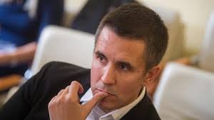 Ezért aztán a nyomozók nem a precíz nyomelemzéssel foglalkoznak, hanem a tanúk és hozzátartozók. Qrx0mu4iauut4m