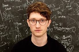 Paula Tinker's Instagram, Twitter & Facebook