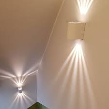 Skapetze ixa led wandleuchte ip44 verstellbare winkel. Licht Trend Baleno Led Wandleuchte Fur Aussen Und Innen Weiss Wandlampe Kaufen Bei Licht Design Skapetze Gmbh Co Kg