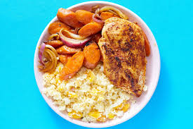 Leckere rezeptideen für jeden tag, die ihnen das tägliche kochen leichter machen Harissa Spiced Chicken With Couscous Pilaf Roasted Carrots Dinnerly