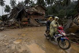 Salam takziah kepada mangsa banjir dan semoga mereka tabah menghadapi dugaan yang melanda. Majoriti Pengundi Muslim Inginkan Kerajaan Kelantan Fokus Kepada Pemulihan Banjir Bukan Hudud