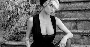 Facebook gives people the power. Giorgia Soleri The Story Of Her Illness Curler Ruetir