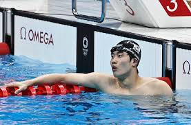 수영 신예 황선우(18·서울체고)가 2020 도쿄올림픽 남자 자유형 100m 예선에서 한국 신기록을 세우며 준결승에 진출했다. Tleyi03sccfbzm
