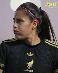 ⚾🔥 ¡Grande, Blake! Blake Whitney, cerró la noche con un gesto inolvidable:  autógrafos y sonrisas para la afición tras el duelo ante los Diablos Rojos  del México. 📹 @omar_kuri #besibol #autografos #blakewhitney  #cracksdeportetotal