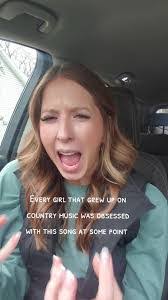 Mandy Billings's Instagram, Twitter & Facebook