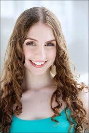 Robyn Frank's Instagram, Twitter & Facebook