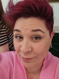 Nadie sabe lo que llevamos en el pecho, A veces mostramos una sonrisa en el  rostro, pero por dentro sentimos que nuestro mundo se cae a pedazos.....  #yopuedo #yoquiero #yomelomerezco #meestoyqueriendomas #soyloputomas