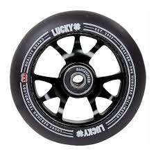 The evo, covenant, axis, prospect, crew, signature and lucky dirt scooters are widely known for their performance, quality, and reliability. Lucky Toaster 100mm Stunt Scooter Rolle Wheel Schwarz I Rmd Bike Shop Mailorder Onlineshop Bmx Rader Mtb Street Pro Stunt Scooters Schutzkleidung