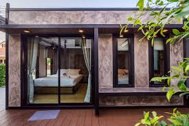 Windows allow us to admire the beautiful view, enjoy the closeness to nature (in high thermal conductivity of the windows, and thus heat loss in the room and increase in costs for space heating. Panoramic Window Door Vs 3 Narrow Windows Panoramic Windows And Doors Beautiful Homes
