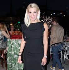 Η ηθοποιός ξένια καλογεροπούλου γεννήθηκε τον σεπτέμβριο του 1936 στην αθήνα και μεγάλωσε σε «καλλιτεχνικό» σπίτι. Eyh Fragkakh To Diazygio To Agxos Na Megalwsei To Paidi Ths O 2os Gamos Kai H Noshleia Sto Nosokomeio