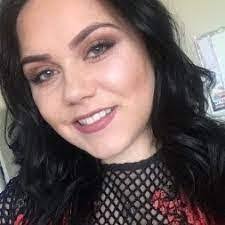 Amy Davitt's Instagram, Twitter & Facebook