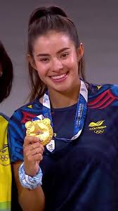 🚀 Gabriela Rueda 🇨🇴 vuelve a lo más alto del podio en #TWG2025 🐼,  alcanzando su segundo oro al liderar los 5.000 metros por puntos del  patinaje de velocidad. 🫶 #ColombiaEnTWG