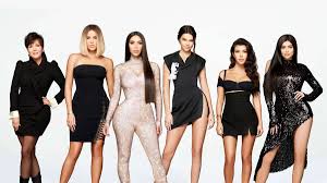 Kourtney kardashian and travis barker are packing on the pda! Kardashian Jenner Clan Wer Ist Wer Stammbaum Der Reality Tv Familie Stars