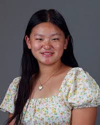 Larissa Nash's Instagram, Twitter & Facebook