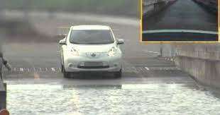 日産リーフ 冠水路走行テスト youtube 日産リーフ 日産 電気自動車
