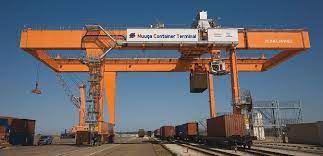 Teilestrasse — die teilestraße ist eine industriestraße im berliner. Schienengebundener Portalkran Zum Transport Von Containern Kran Container Transport Gummireifen