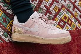 Uk grime mc lady leshurr performs her queen's speech ep. Lady Leshurr Partners With Nike And All Female Crew For Queen S Speech 7