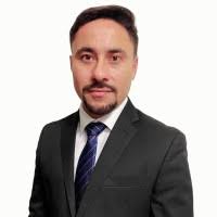 70+ perfiles de «Efren Salazar»