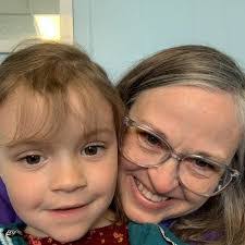 Linda Meaney's Instagram, Twitter & Facebook