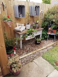 English Nation Yard Design To Brighten Your Days Ieates Shabby Chic Garden Shabby Chic Wallpaper Chic Wallpaper